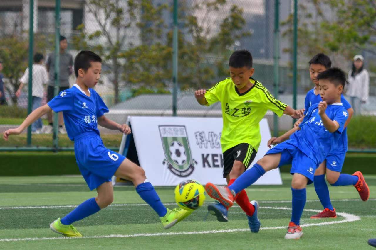 吸引了来自 吸引了来自